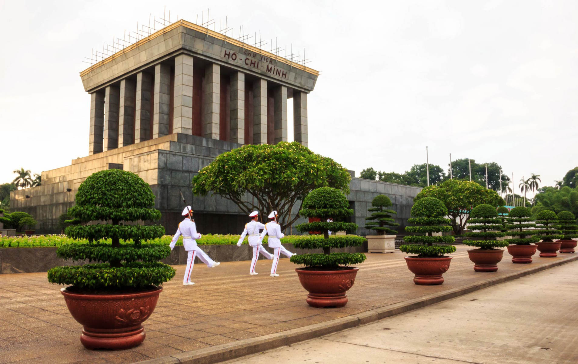 /fm/Files//Pictures/Ido Uploads(1)/Asia/Vietnam/Hanoi/Hanoi - Ho Chi Minh Mausoleum - NS - SS.jpg